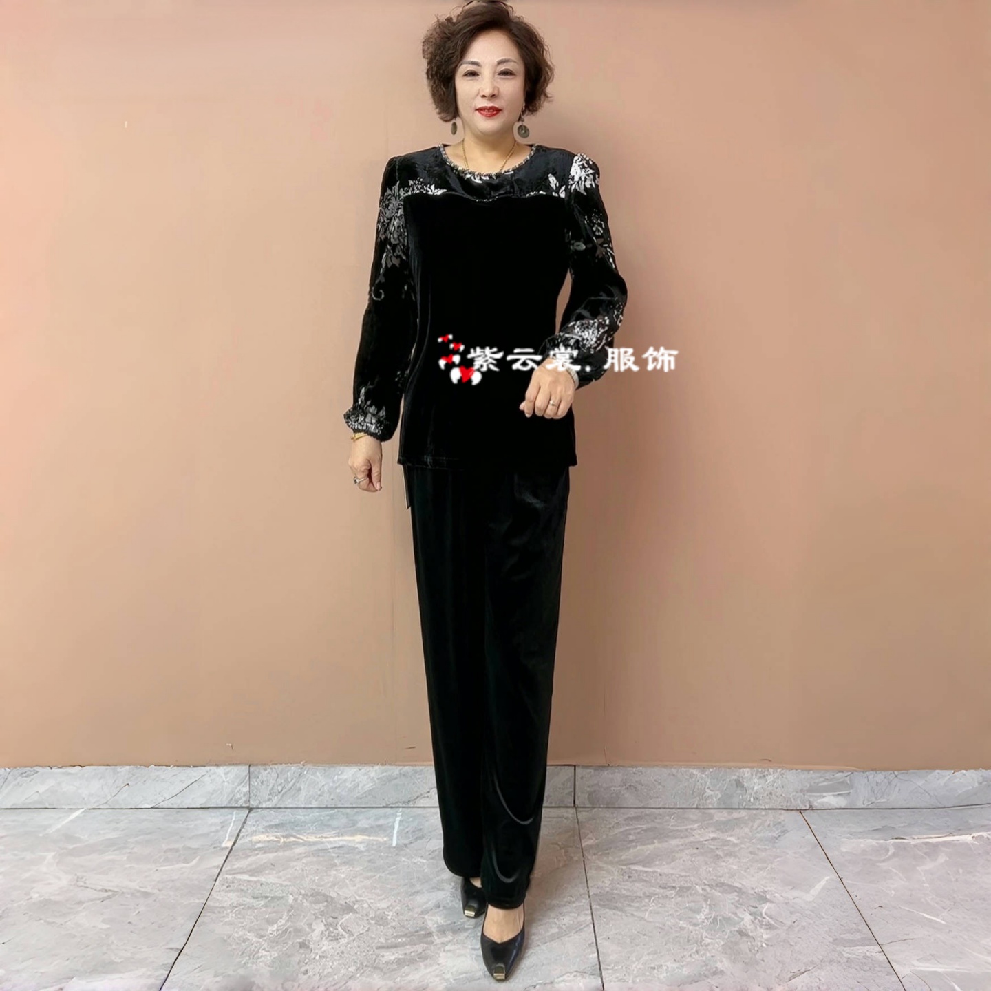 阔太太时尚洋气中老年妈妈旗袍衫上衣秋冬长袖丝绒烧花洋气两件套