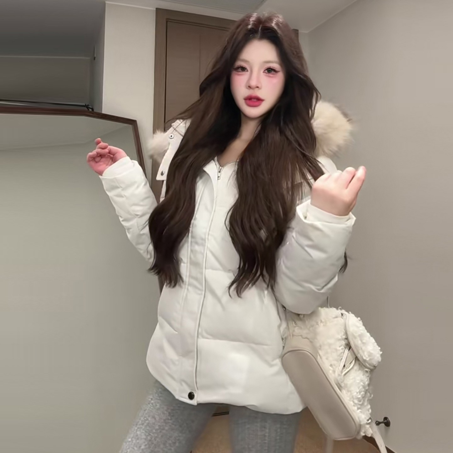 修身型棉服女短款2025年新款加厚大毛领收腰显瘦棉衣保暖冬季外套