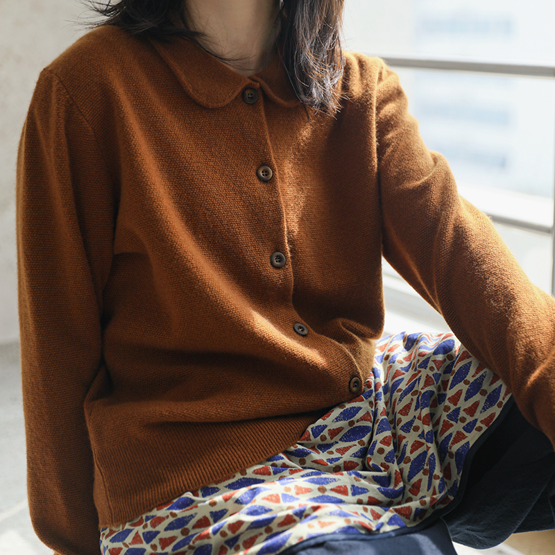 尘染·康赛妮山羊绒·娃娃领毛衣女2025秋冬新款内搭上衣针织开衫