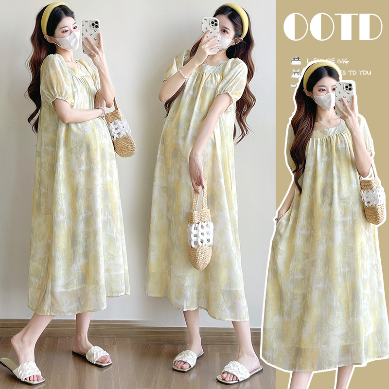 2025孕妇装新款法式气质方领显瘦气质连衣裙温柔分宽松大码连衣裙