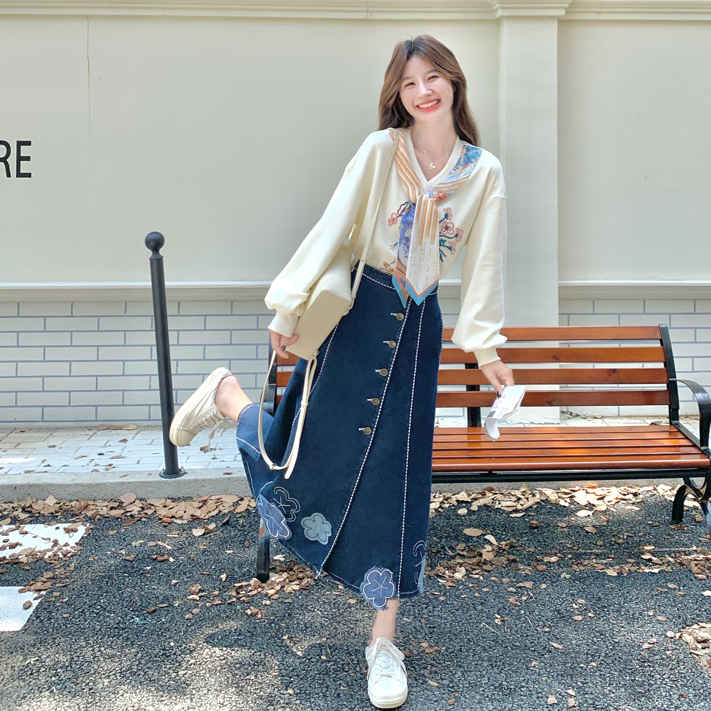 设计感刺绣卫衣立体花牛仔半身裙两件套女2025秋季新款绝美套装裙