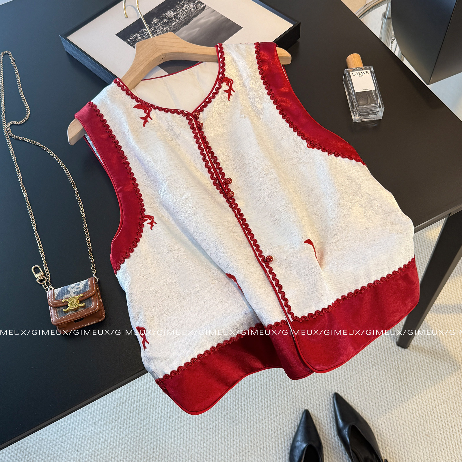 新中式撞色绣花马甲女冬季百搭外穿过年拜年服坎肩国风复古背心