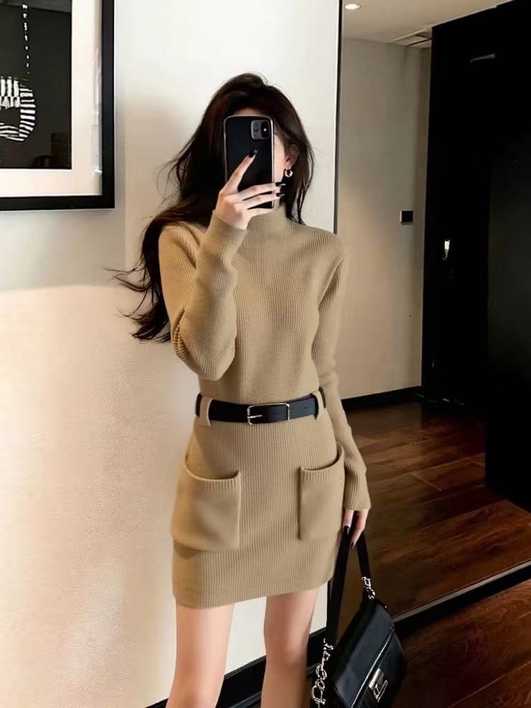 Z234巨好看的卡其色针织秋冬连衣裙女2025初冬小个子收腰包臀短裙
