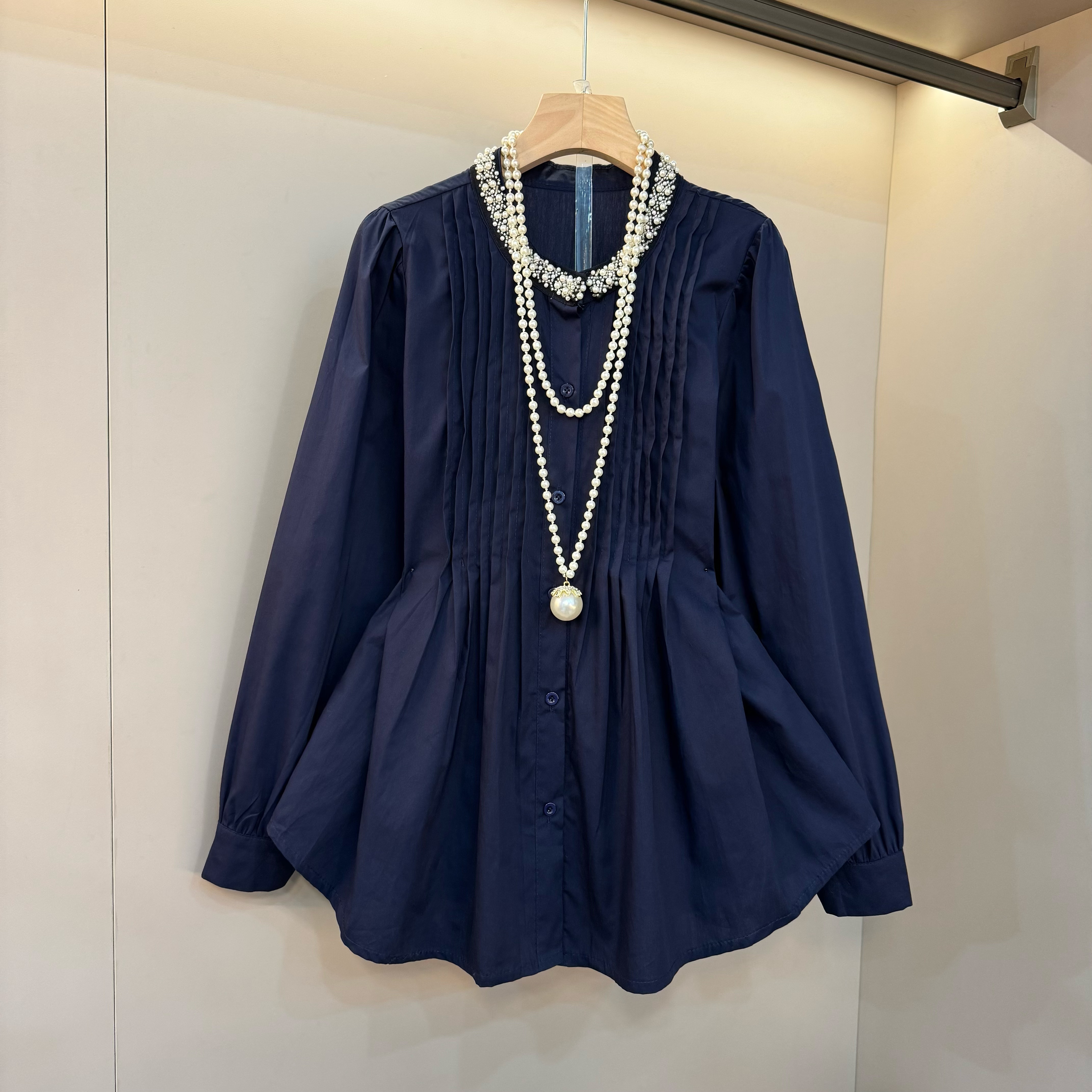 法式重工钉珠衬衫女2025新款褶皱设计百搭长袖显瘦衬衣 [