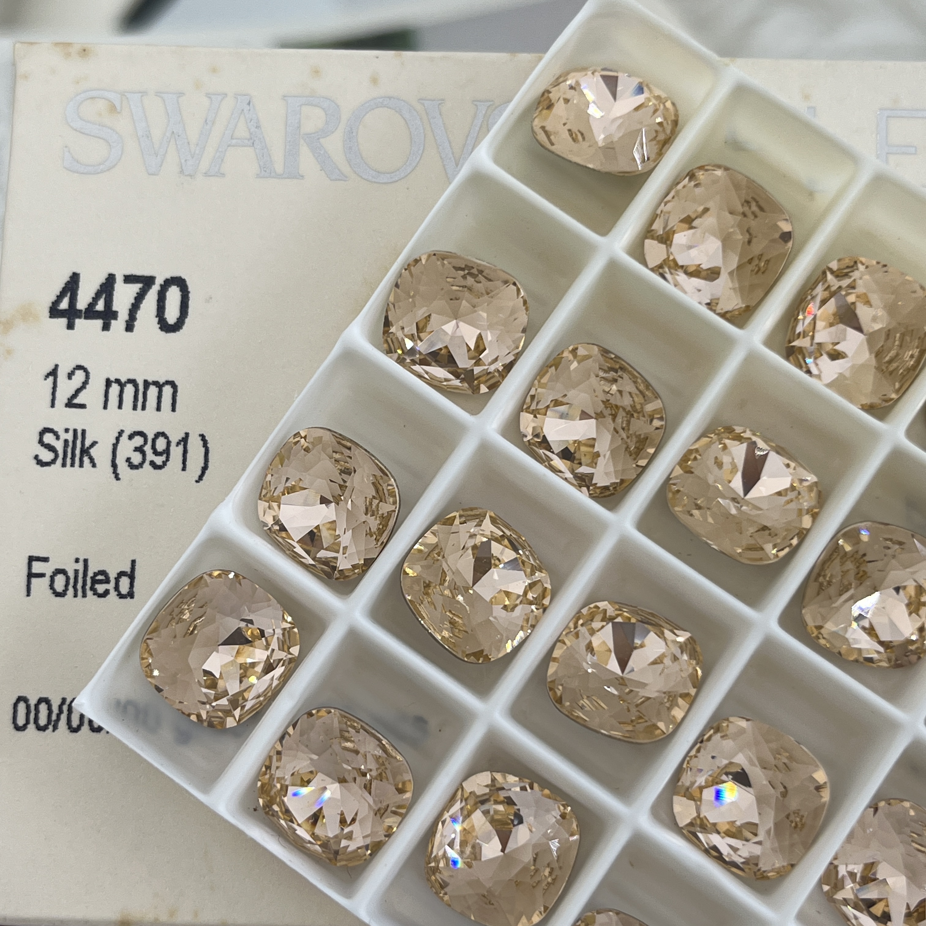美甲饰品奥地利正品华子4470肥方12*12MM丝绸色 超闪 美甲钻饰