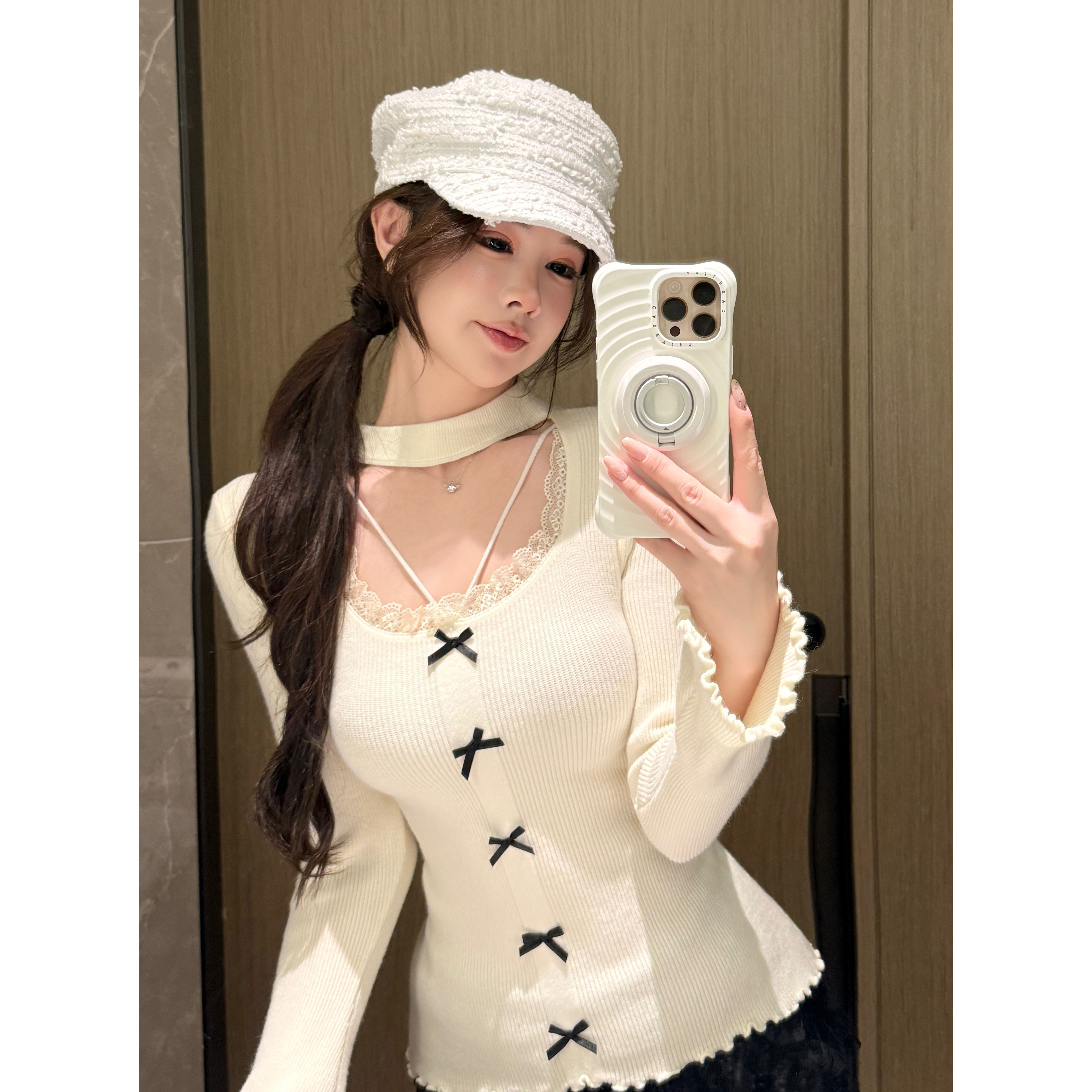 秋冬新款法式复古纯欲辣妹性感蕾丝拼接蝴蝶结镂空挂脖针织衫毛衣