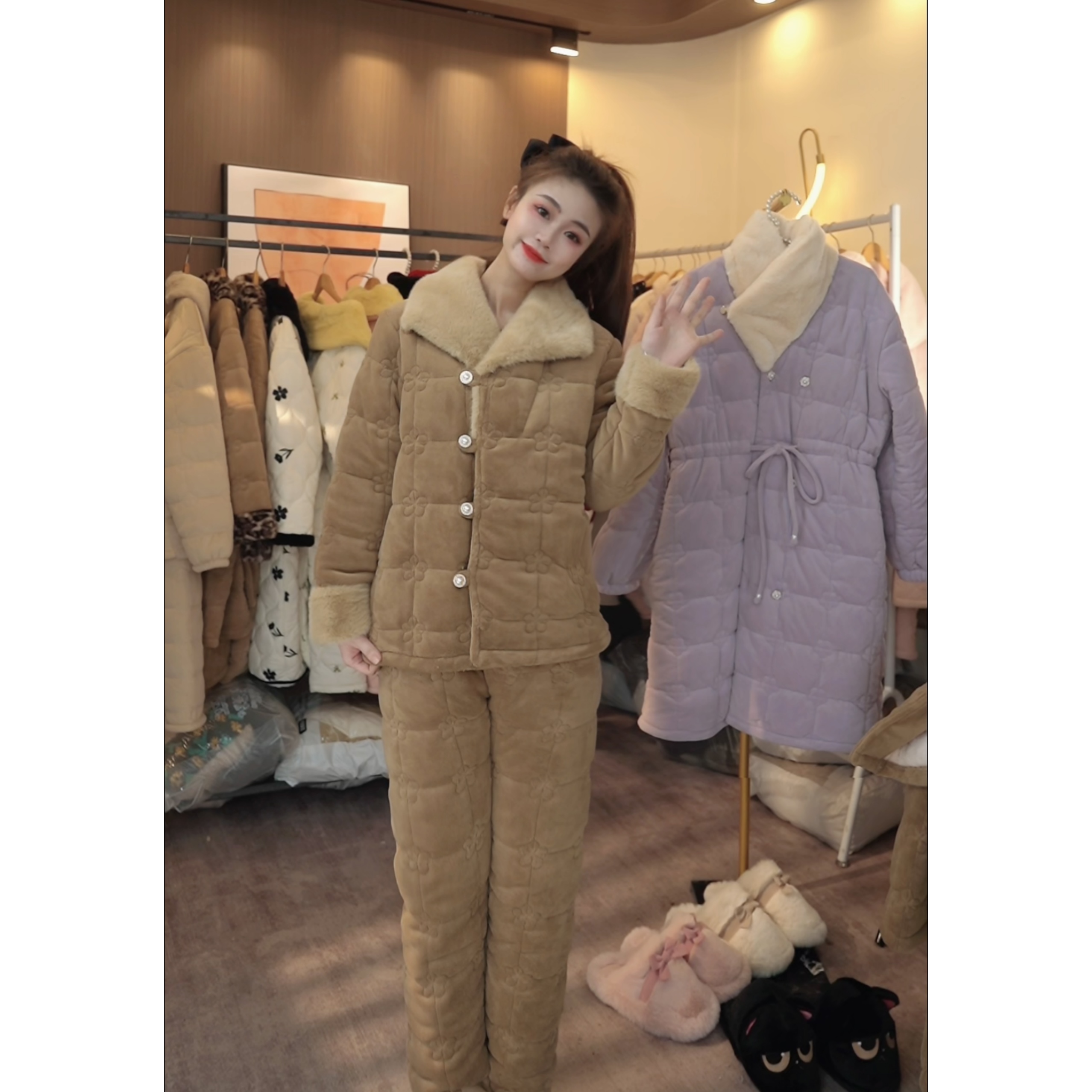 【秀秀家】冬季上新《富贵咖》三层夹棉加绒加厚保暖睡衣套装家居服