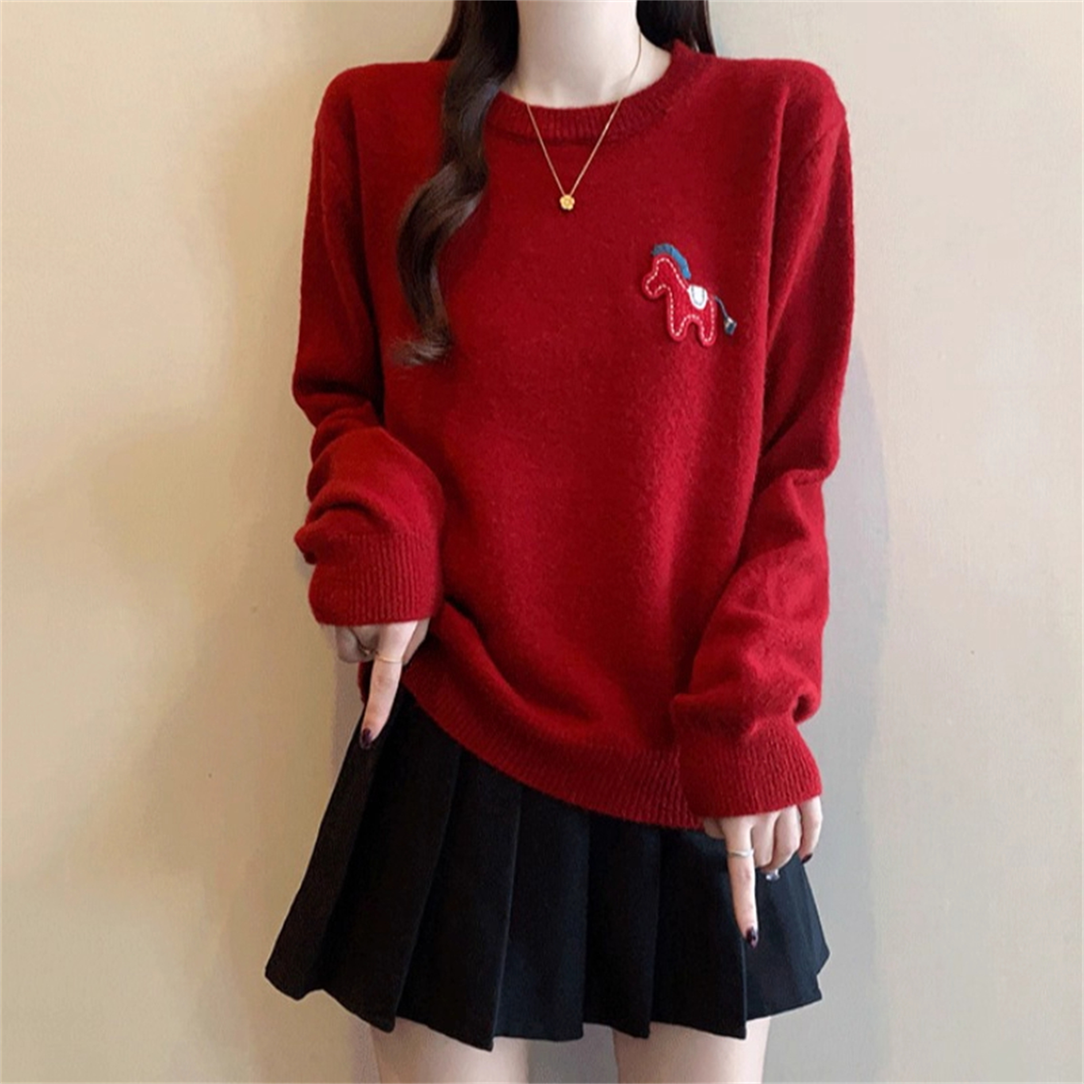 本命年马年新年红色刺绣毛衣女秋冬大码胖MM宽松显瘦遮肚针织上衣