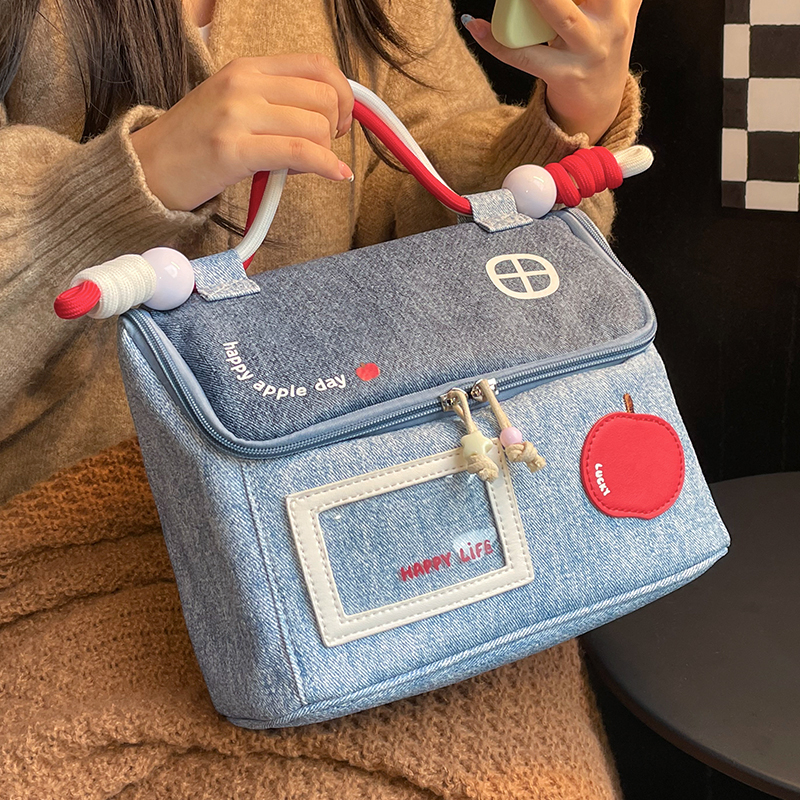 高级感牛仔化妆包精致手提化妆品旅行便携包可爱收纳包2025新款