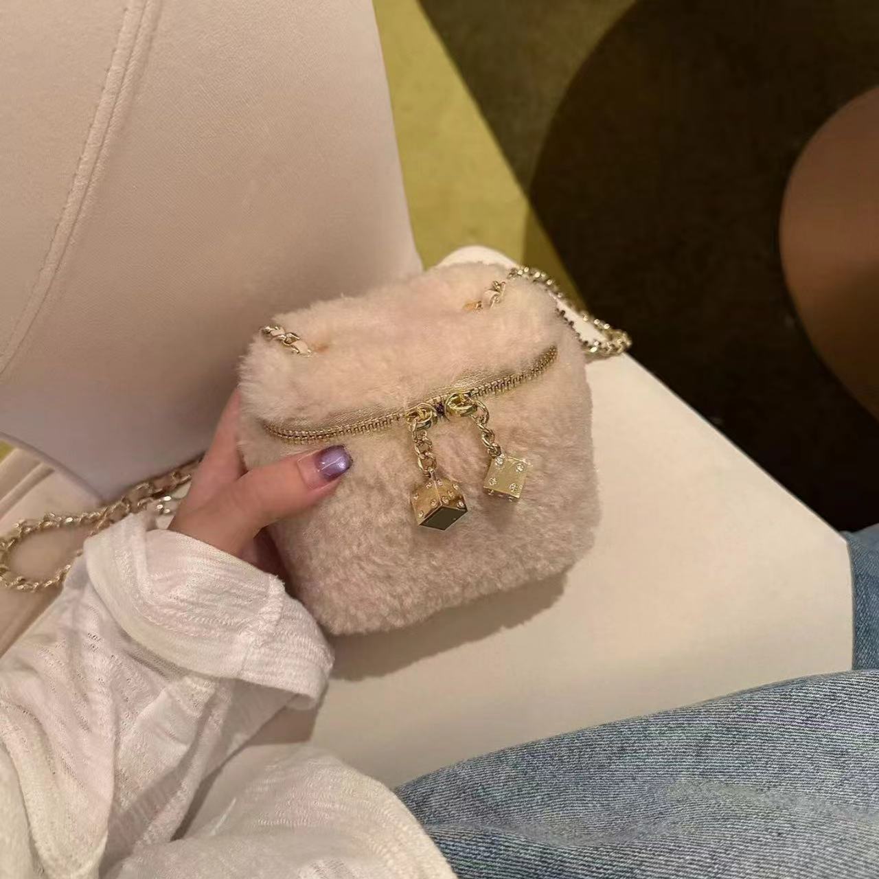 2025秋冬新款小众设计韩系毛茸茸mini盒子包可爱通勤手提斜挎包包