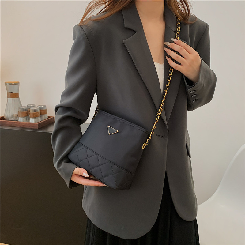 新款牛津布纯色单肩包高级感简约时尚链条大小款斜挎包百搭腋下包