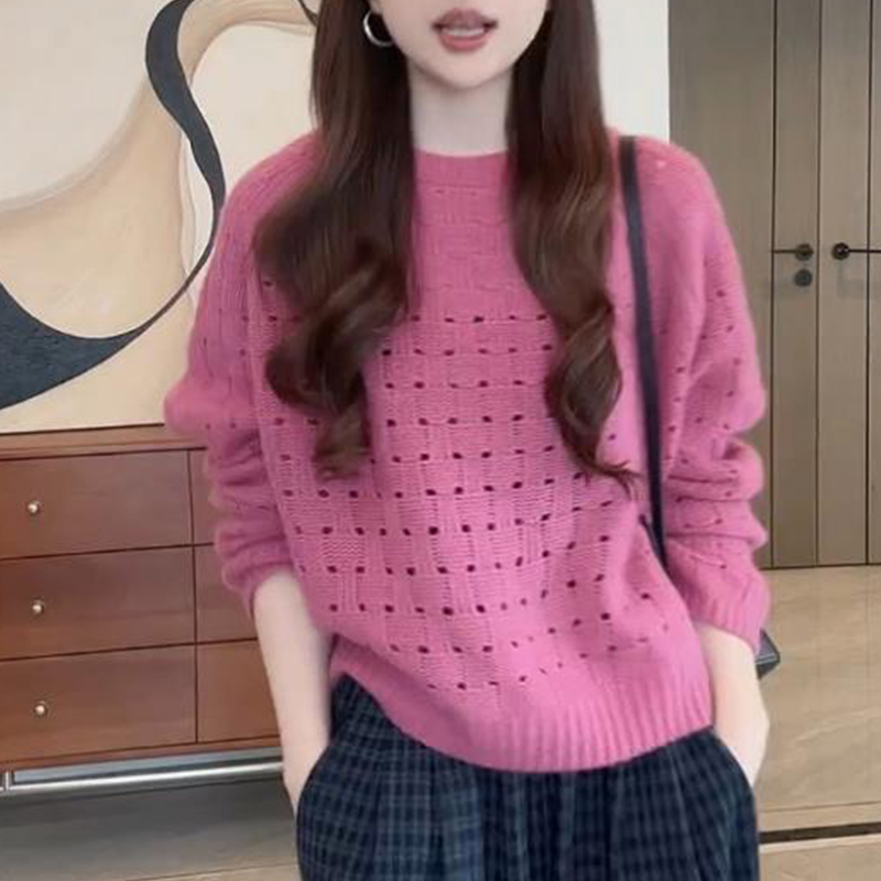 2026秋季新款圆领气质宽松针织衫女气质镂空设计毛衣百搭时尚女装
