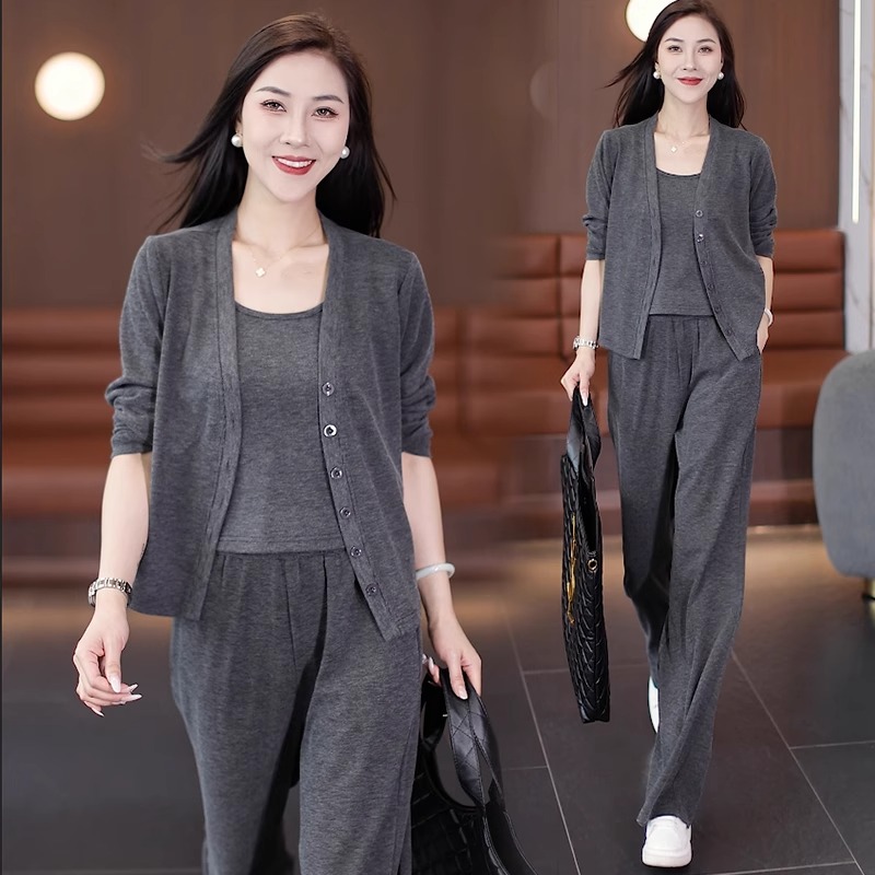 La babite 时尚休闲套装女2025春秋新款韩版显瘦开衫阔腿裤三件套