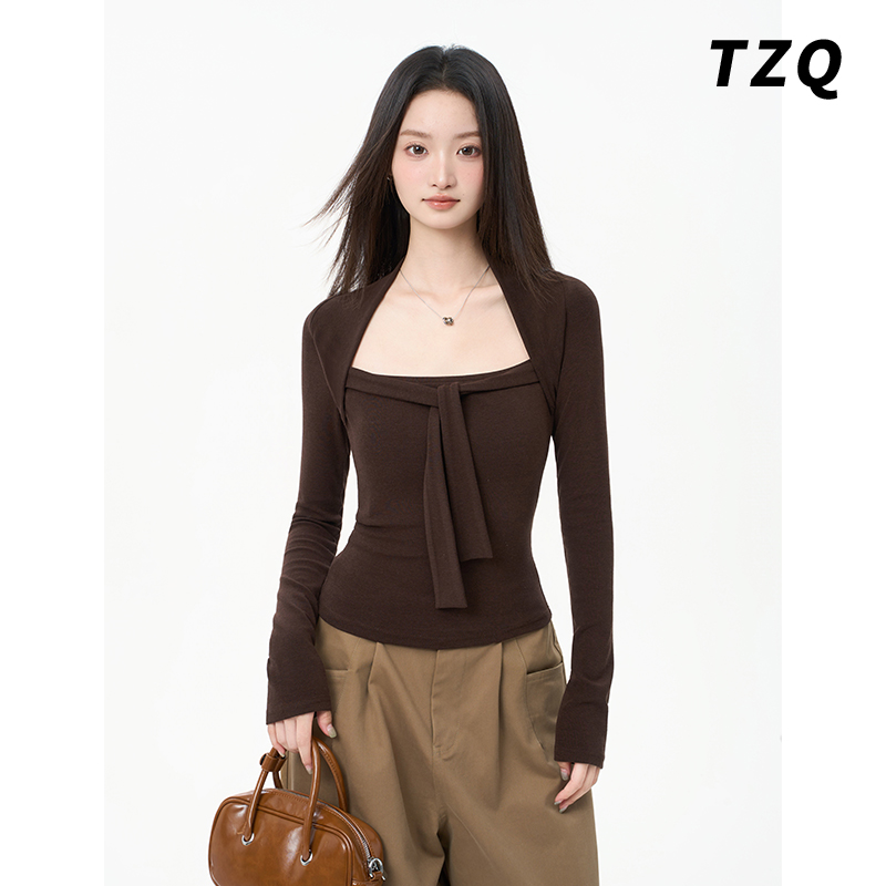 美拉德咖色方领上衣女2025秋季修身内搭长袖t恤打底衫TZQ25101303