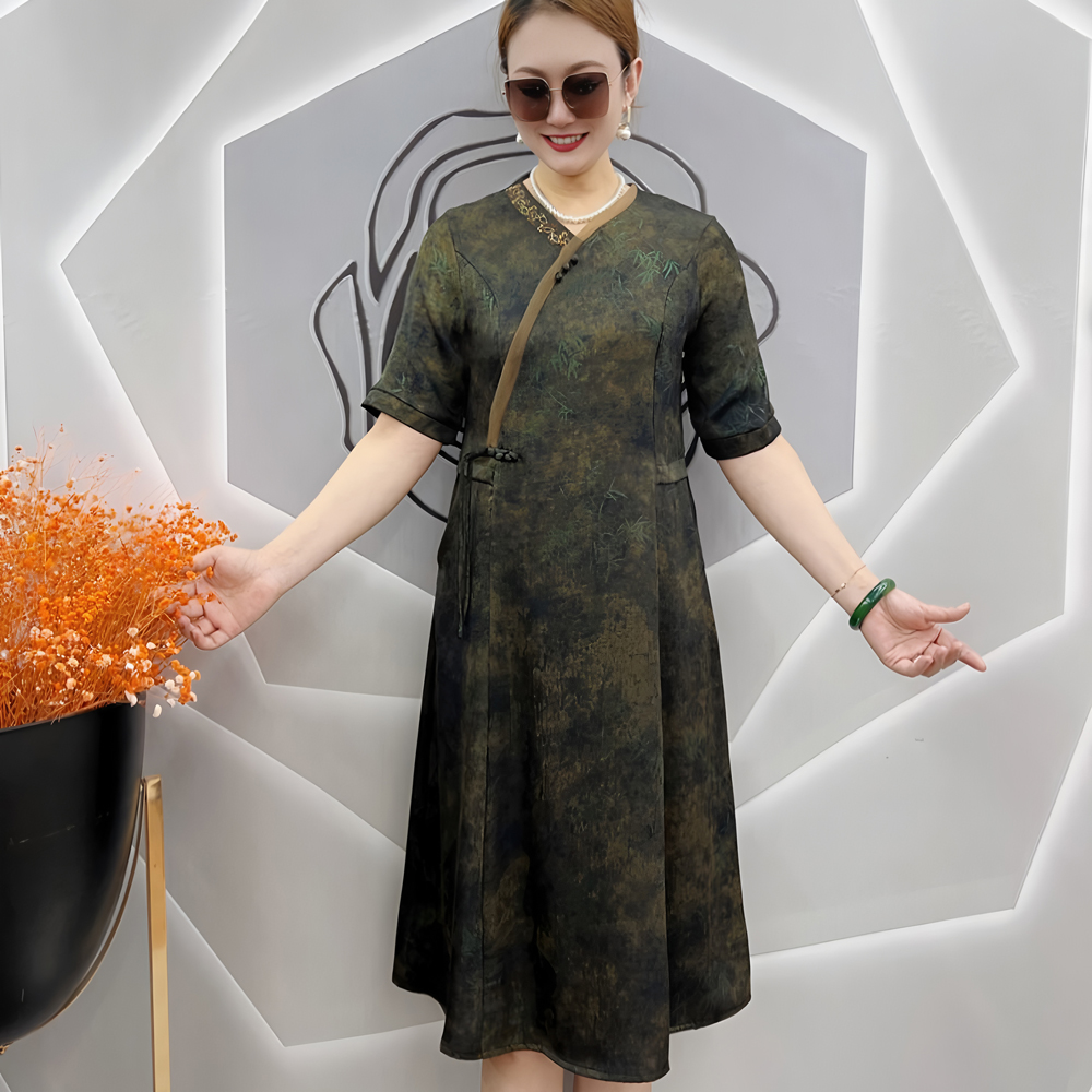 妈妈V领刺绣连衣裙女新中式国风大码过膝长裙阔太太高档长裙子夏