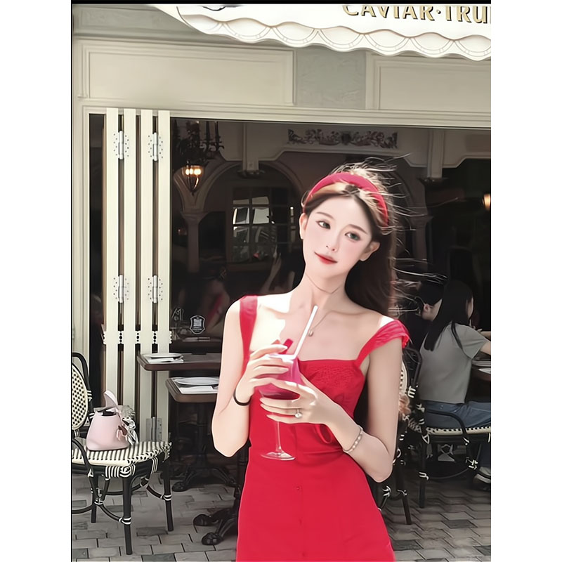 今年流行红色吊带连衣裙小个子女装2025夏季新款法式背心包臀短裙