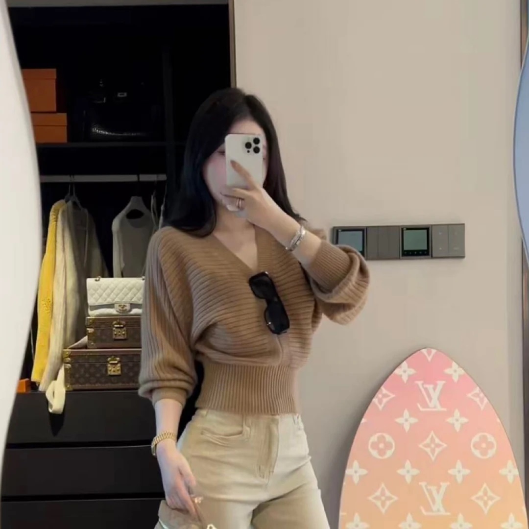 韩系温柔风V领蝙蝠袖针织衫女秋季独特漂亮超好看收腰打底衫上衣