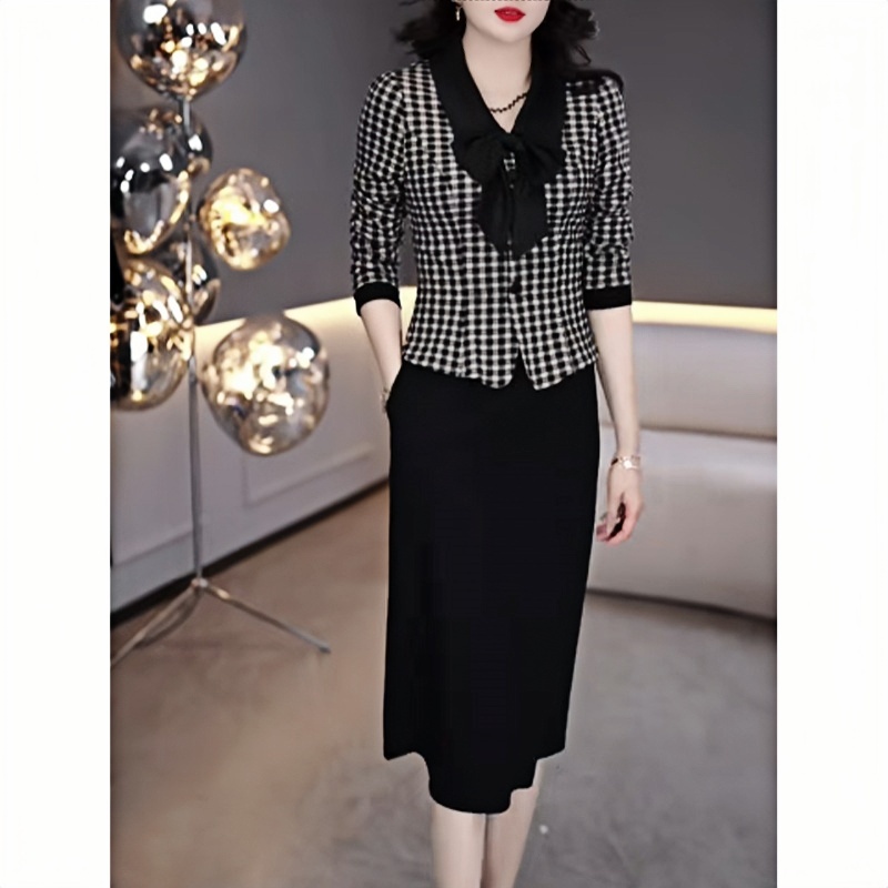 2025秋季新款时尚假两件长袖连衣裙女洋气收腰显瘦中长款休闲裙子