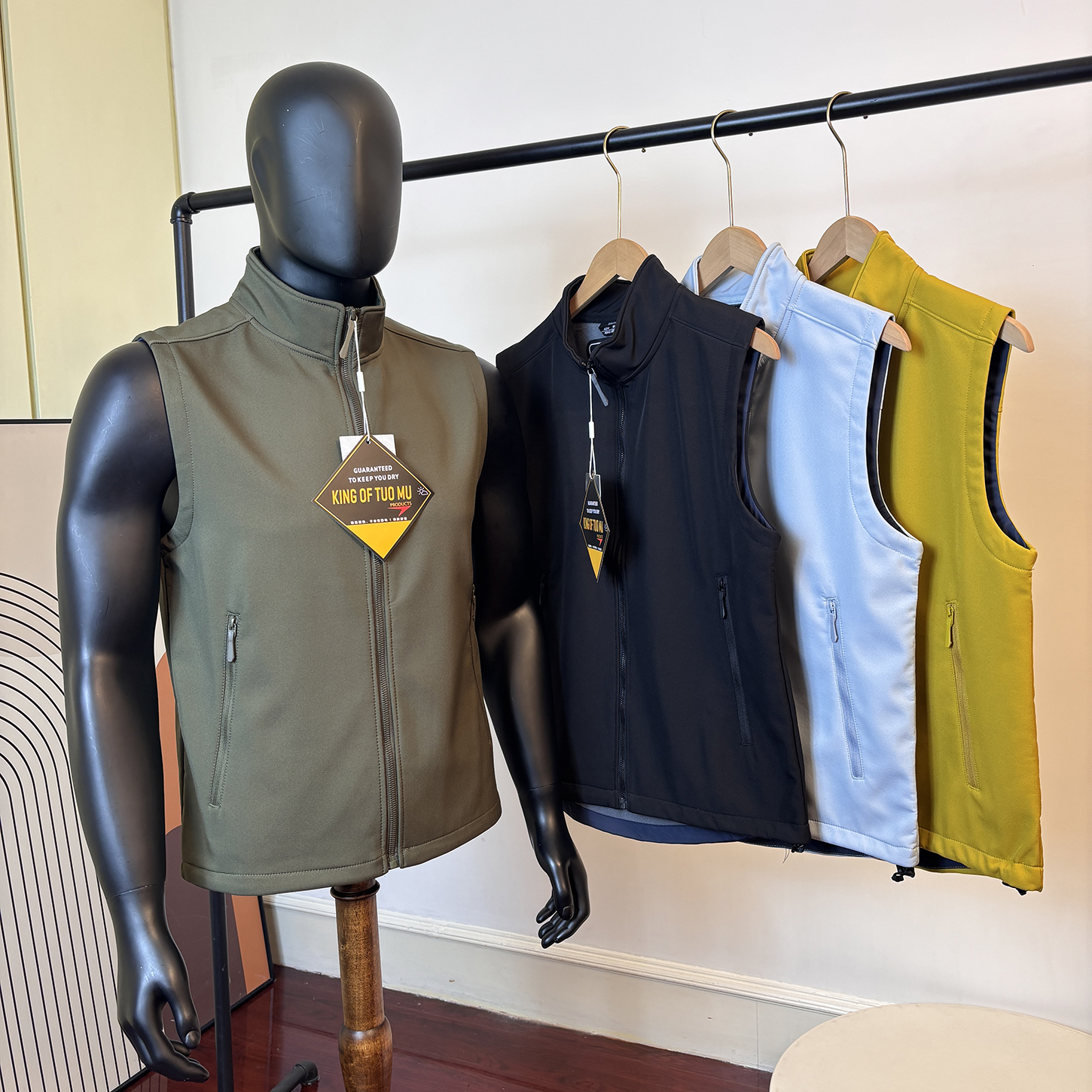 户外加绒软壳 简约百搭 男士秋冬防风防泼水保暖立领运动休闲马甲