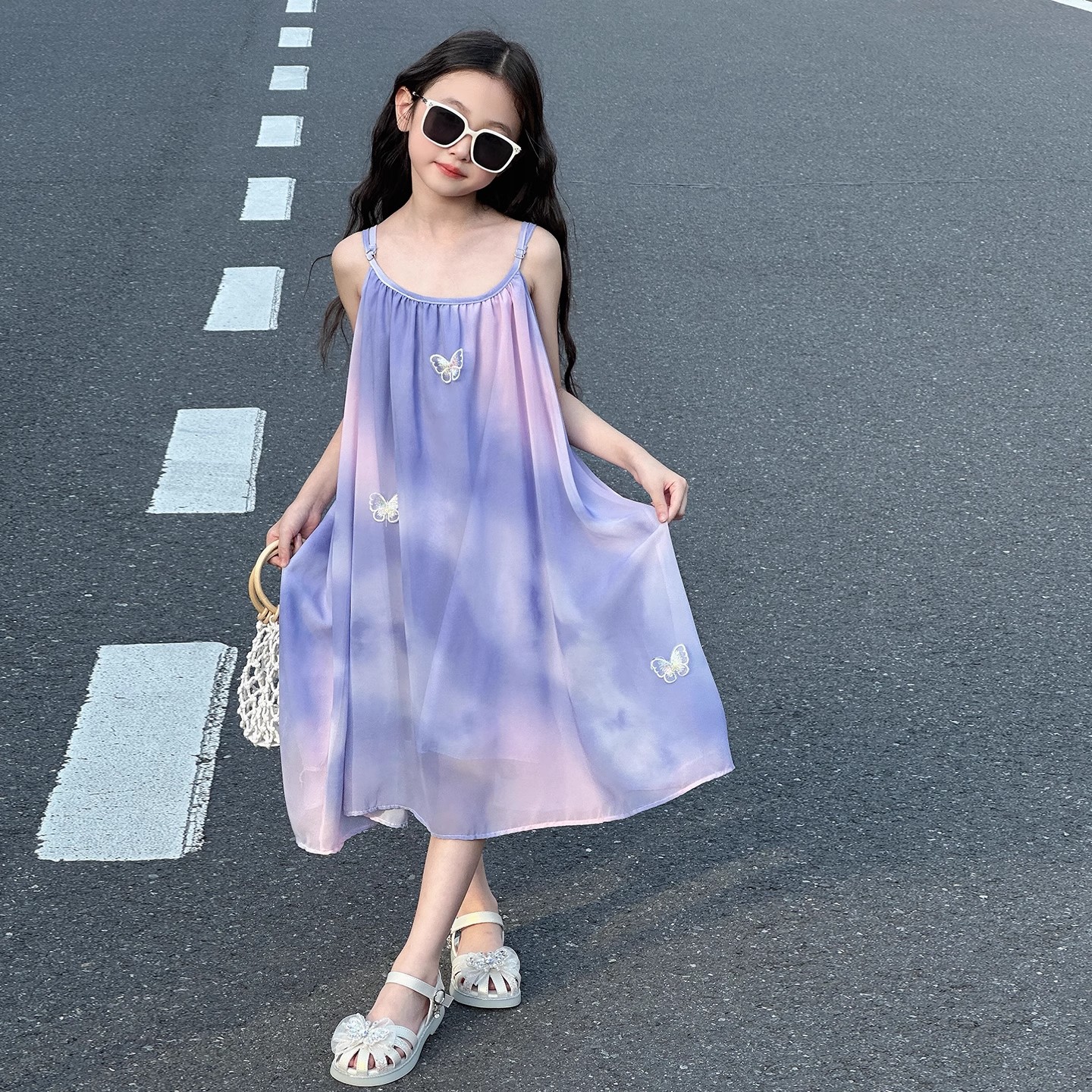女童夏季连衣裙2025新款儿童时髦洋气沙滩裙子女孩吊带夏装公主裙