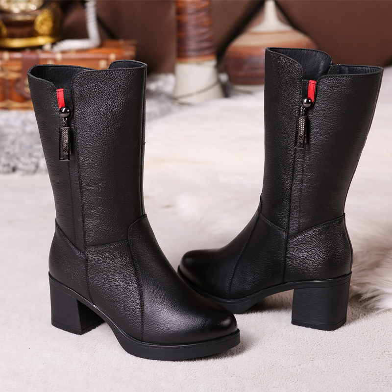 真皮妈妈鞋冬季加绒中筒靴子老年人棉鞋女士大码防滑加厚保暧皮鞋