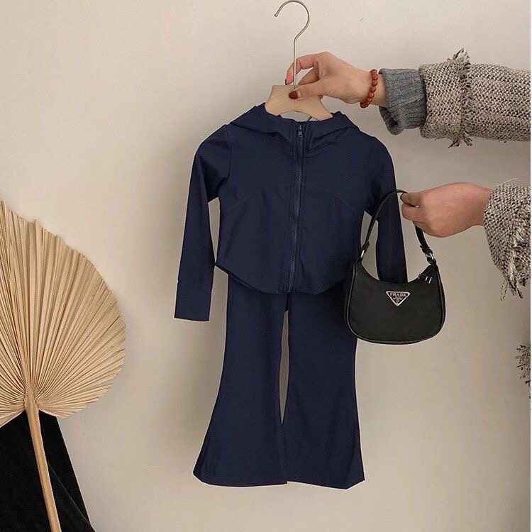 2025春秋季新款韩版女童时尚百搭连帽外套洋气喇叭裤运动宝宝套装