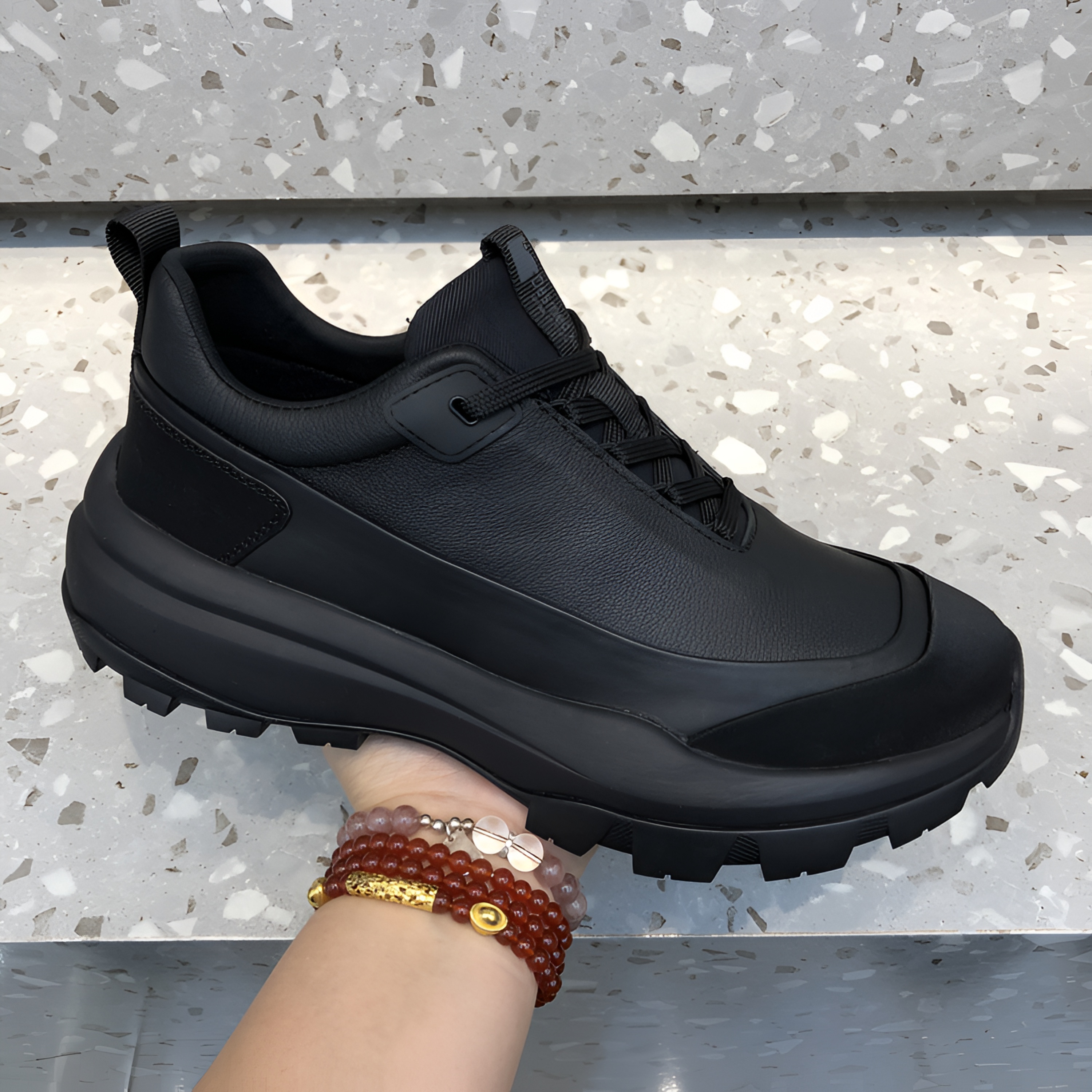 广州男鞋2025秋季新款真皮厚底系带休闲皮鞋百搭透气防滑运动鞋