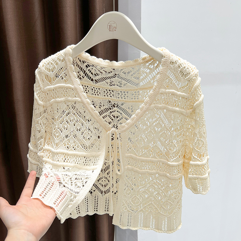杏色V领短外套镂空短款上衣薄款防晒夏季时尚设计感宽松舒适罩衫