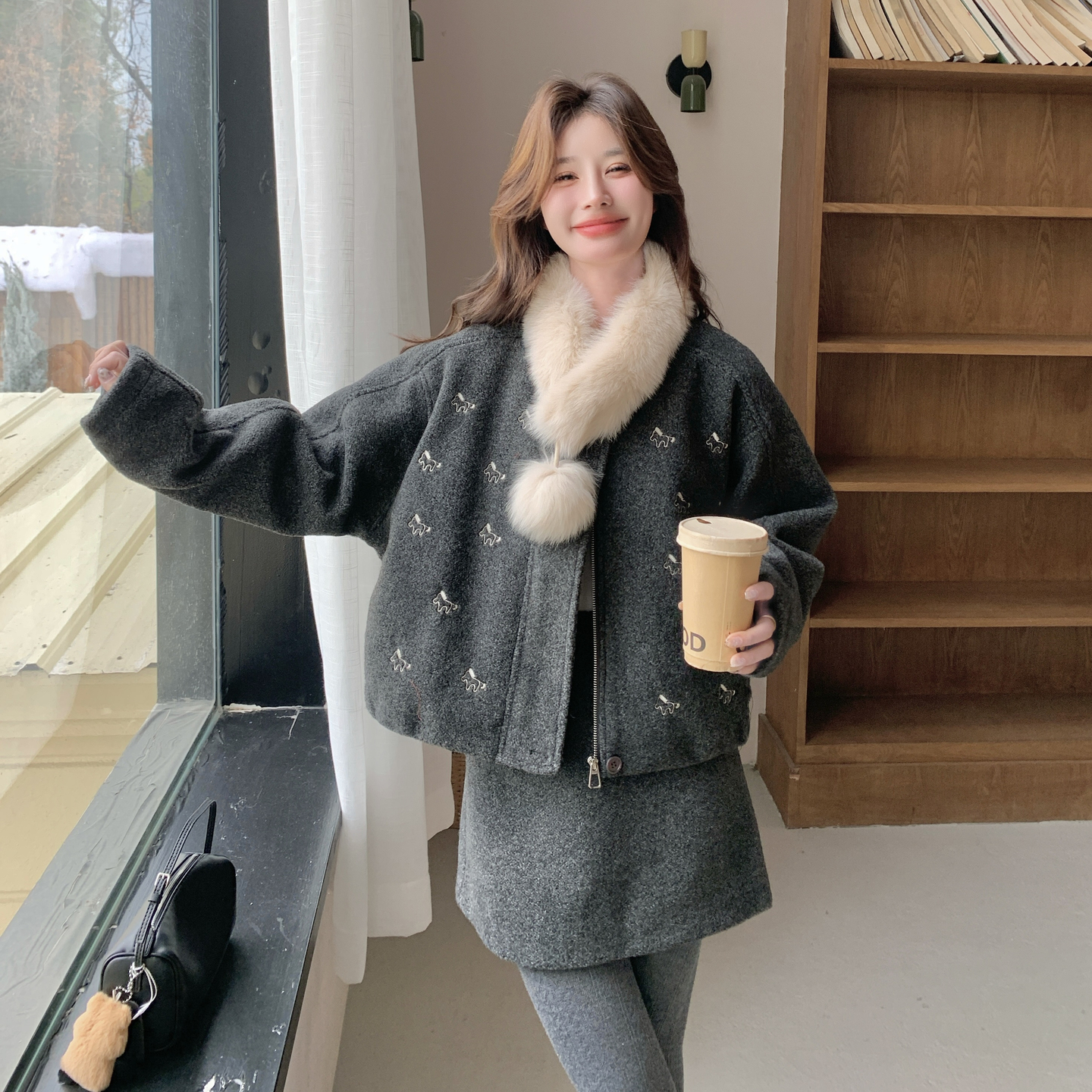 狐狸毛围脖刺绣羽绒外套半身裙2025冬季新款时尚套装潮两件套套装