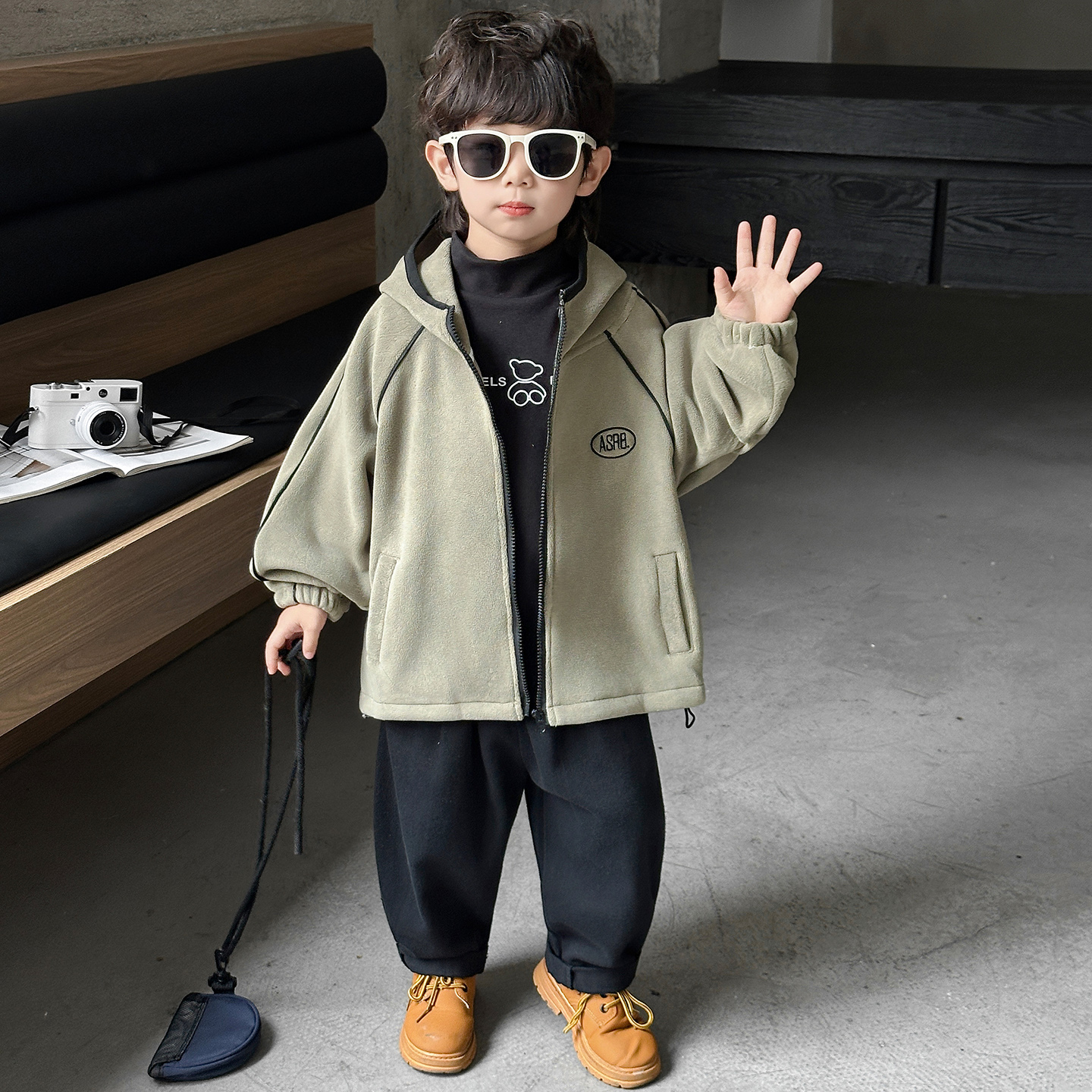 男童秋冬装摇粒绒外套加厚2025新款痞帅连帽上衣儿童冬季保暖衣服