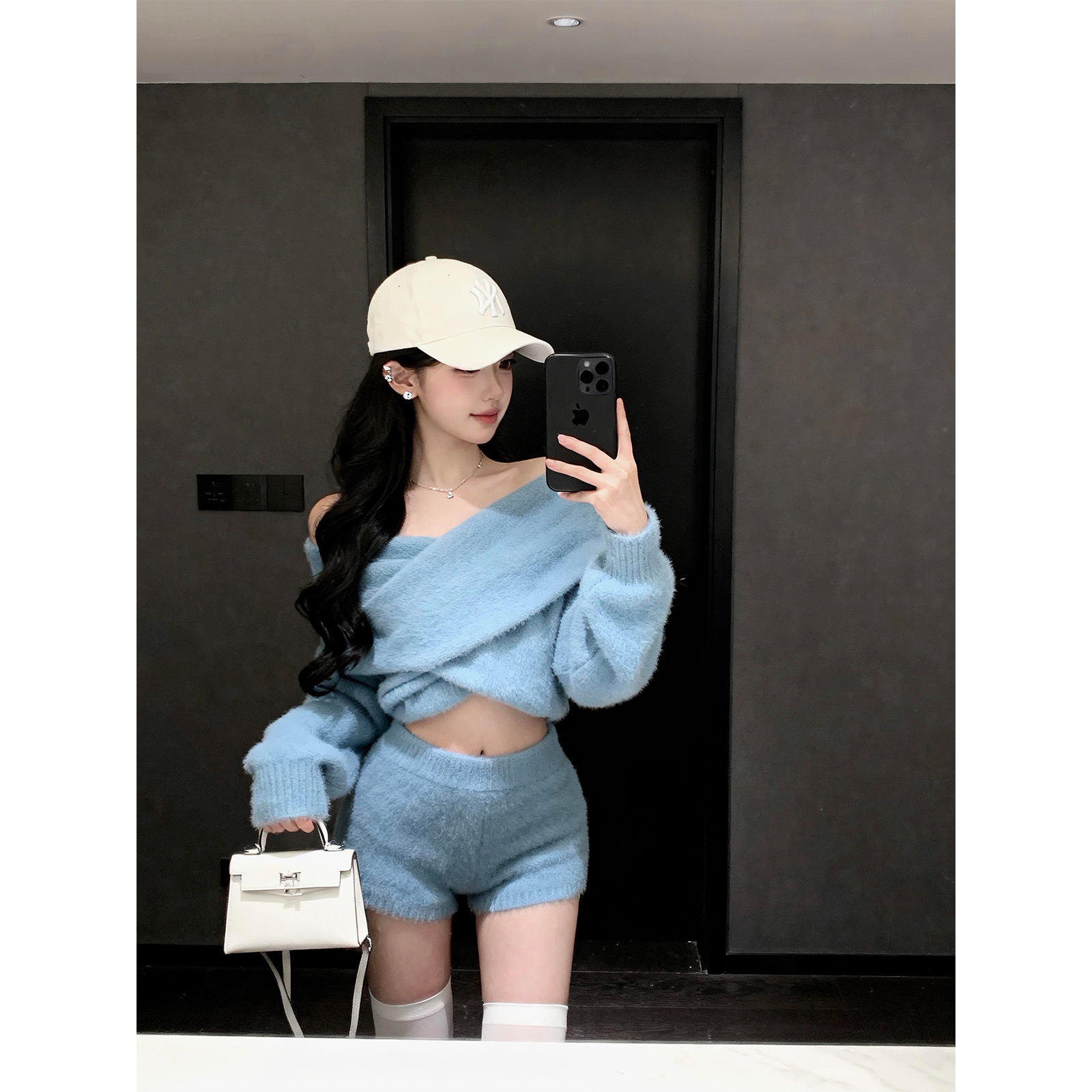 蓝色高级感针织衫女秋冬季一字肩毛衣上衣小个子休闲纯欲显瘦短裤