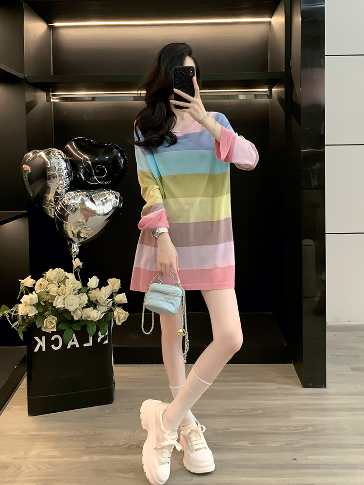 网红洋气条纹中长款长袖T恤女秋韩版慵懒显瘦打底衫百搭时尚上衣