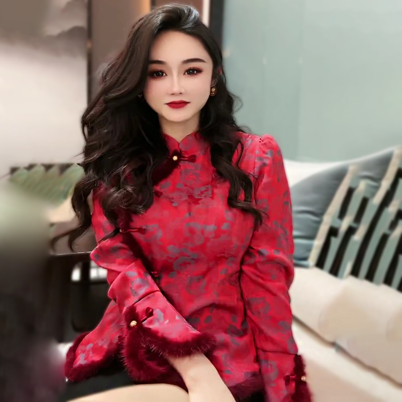 今年流行中式国风上衣2025年新款喜庆红复古盘扣修身显瘦立领衬衫