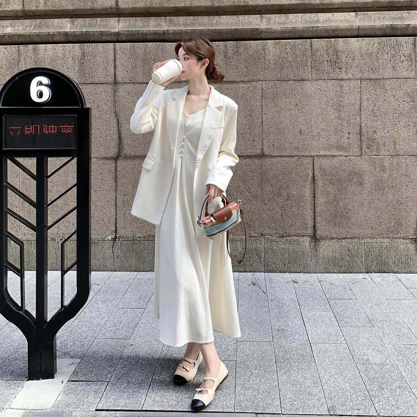 白色名媛气质女神范西装套装2025早秋新款职场高级感吊带裙两件套
