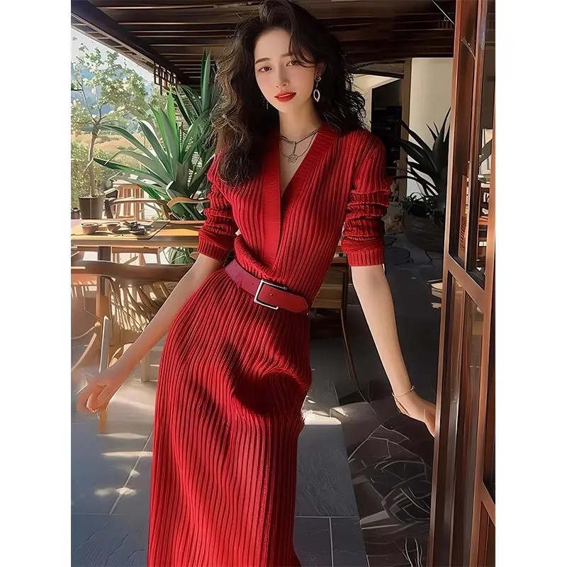 红色针织连衣裙2024秋冬新款秋装气质高级感收腰长裙配腰带法式女