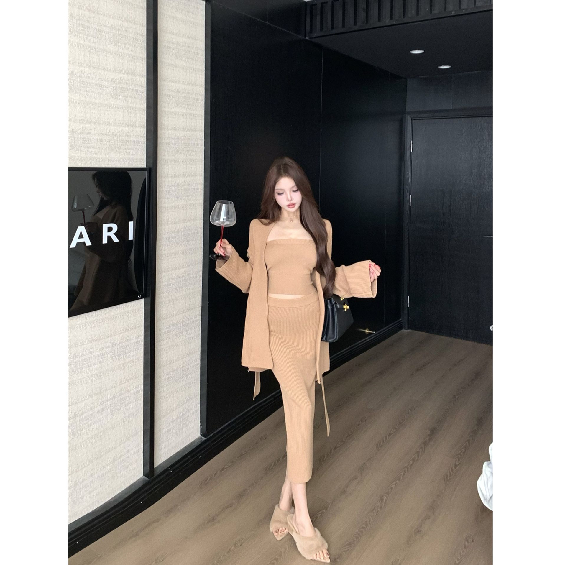 2025秋冬新款温柔气质系带毛衣加厚外套+修身抹胸+针织长裙三件套