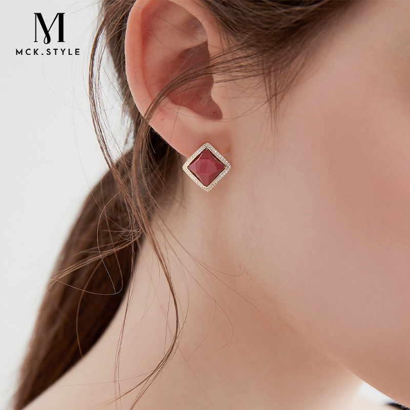 mck 合金耳饰 过年喜庆红色耳钉女高级感安可拉红耳环新年耳饰女