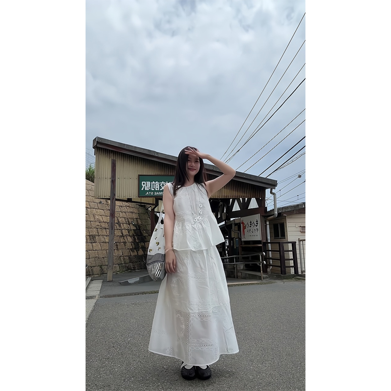 2025年夏季新款法式圆领镂空无袖上衣衬衫背心休闲半身裙中长裙子