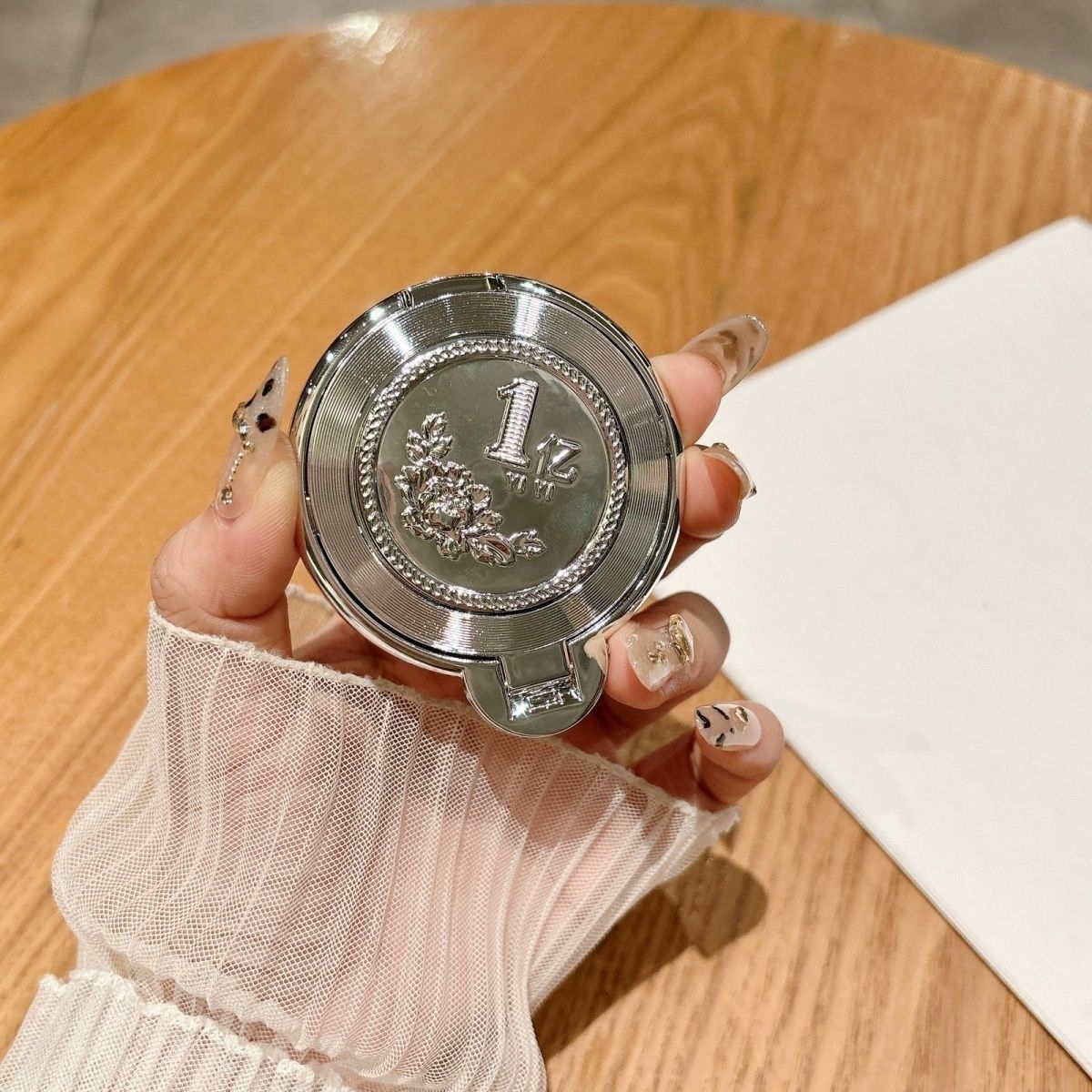 旋转一亿发解压陀螺手机支架超薄隐形便携粘贴式桌面支撑追剧折叠