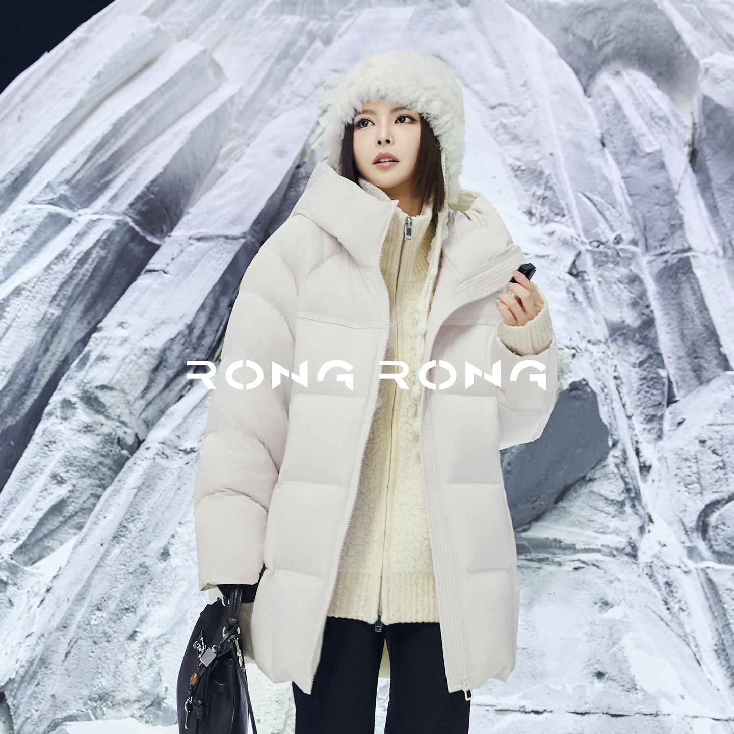 溶溶【暖意松弛】RONGRONG 90白鹅绒缎面锁绒龟背连帽羽绒服7582RR