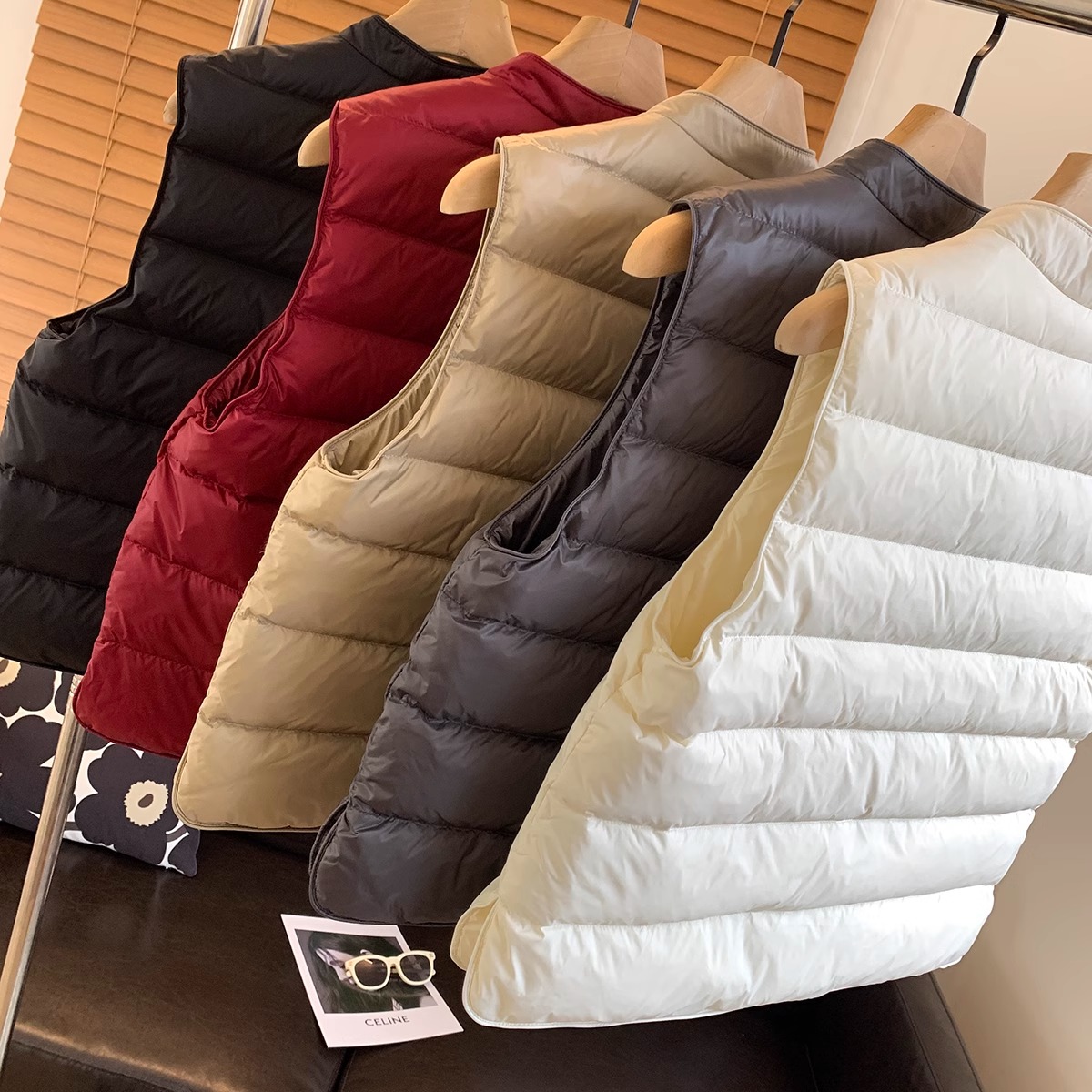 立领秋冬外套马甲羽绒轻盈保暖白鸭绒叠穿珠光轻薄款无袖马夹女