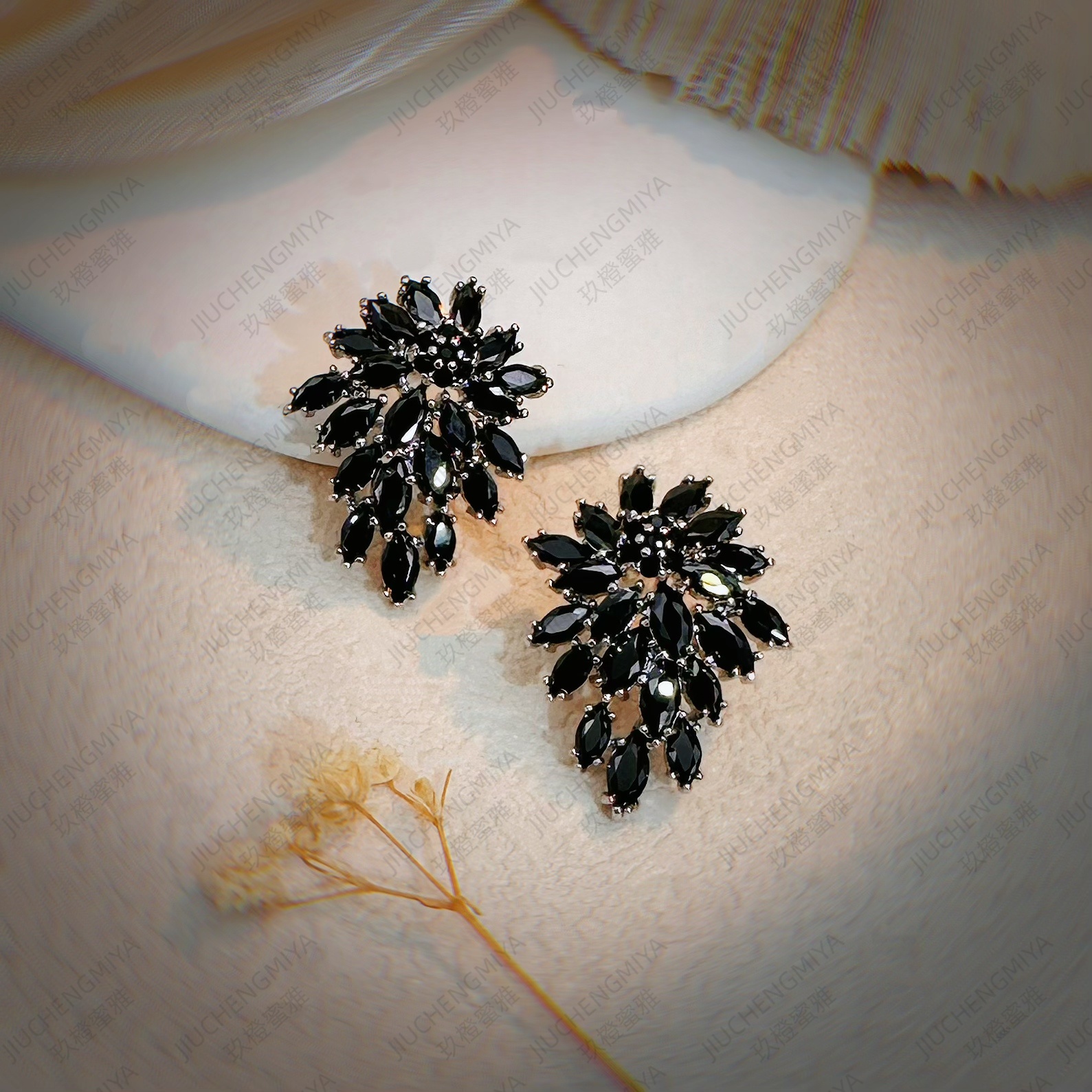 铜合金合成锆石耳饰 静月CH768时尚气质黑色高级感个性精致女耳环