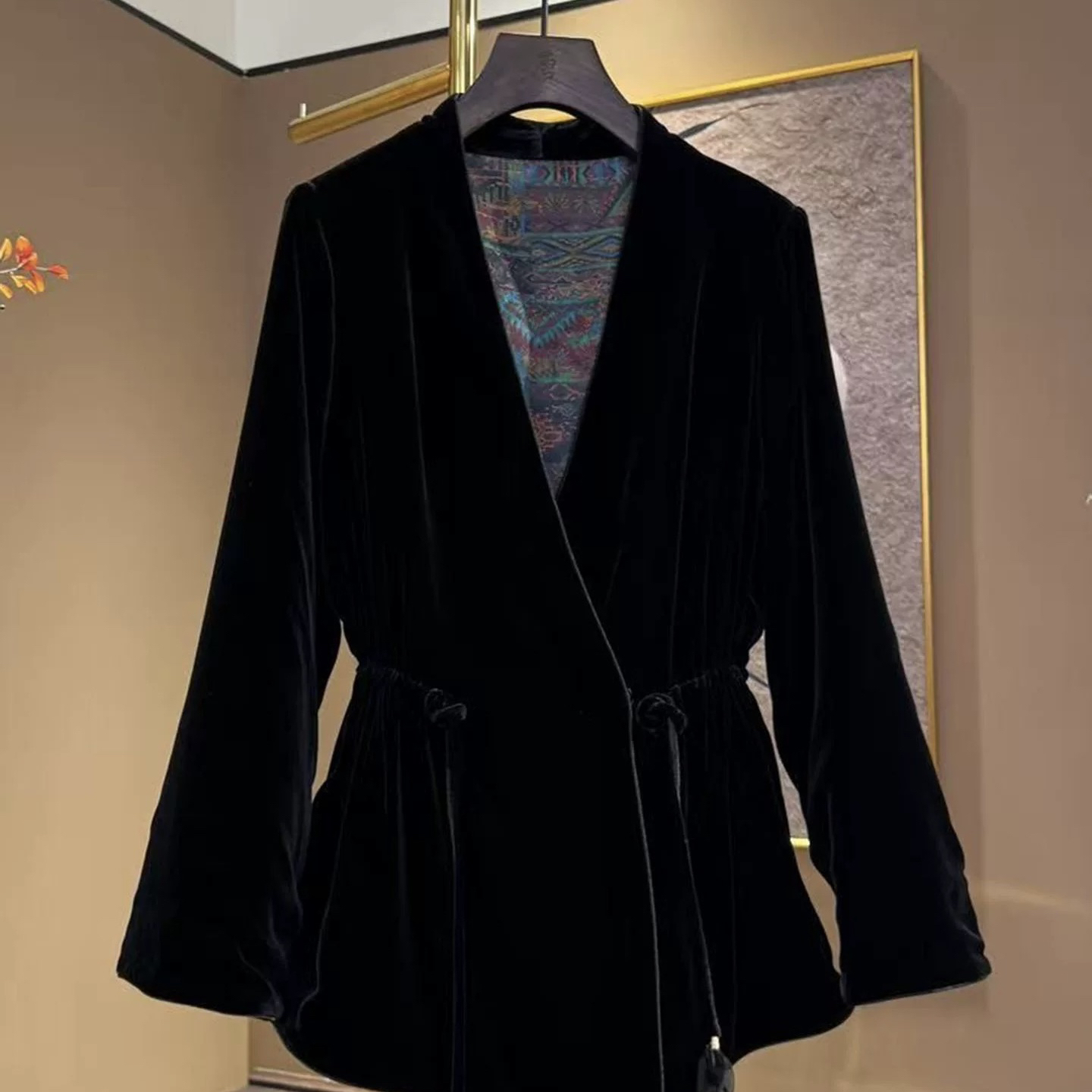 【淇淇】➕冬季小众设计时尚百搭V领抽绳丝绒美丽提花棉服