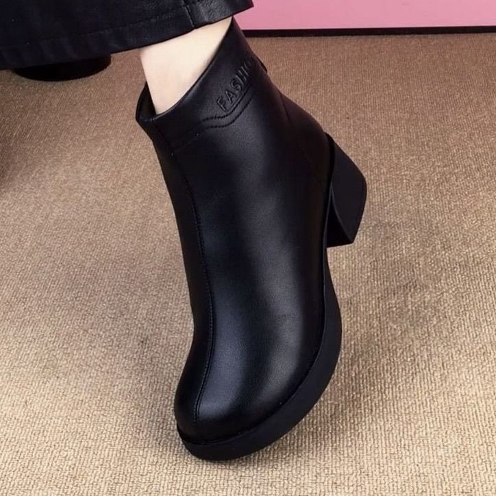 女秋冬圆头短靴软皮粗跟加绒保暖妈妈鞋马丁靴百搭洋气