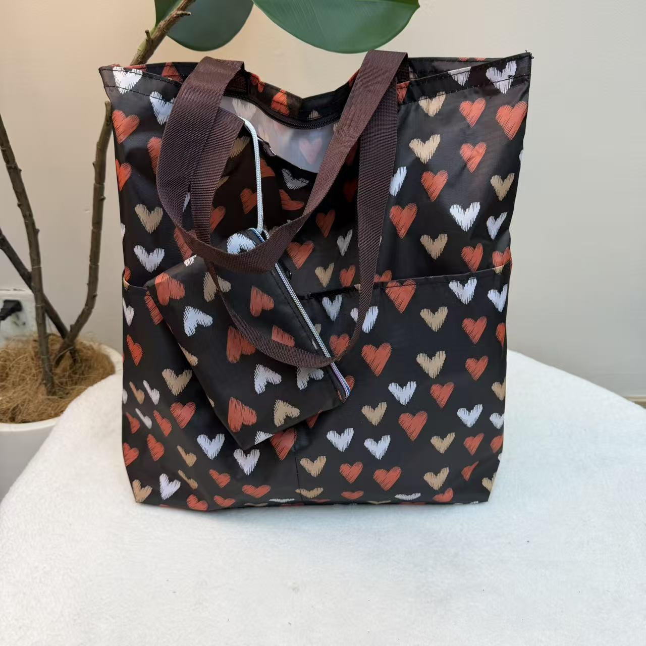 45x40cm 便携时尚折叠收纳多口袋拉链防泼水购物收纳 咖色爱心
