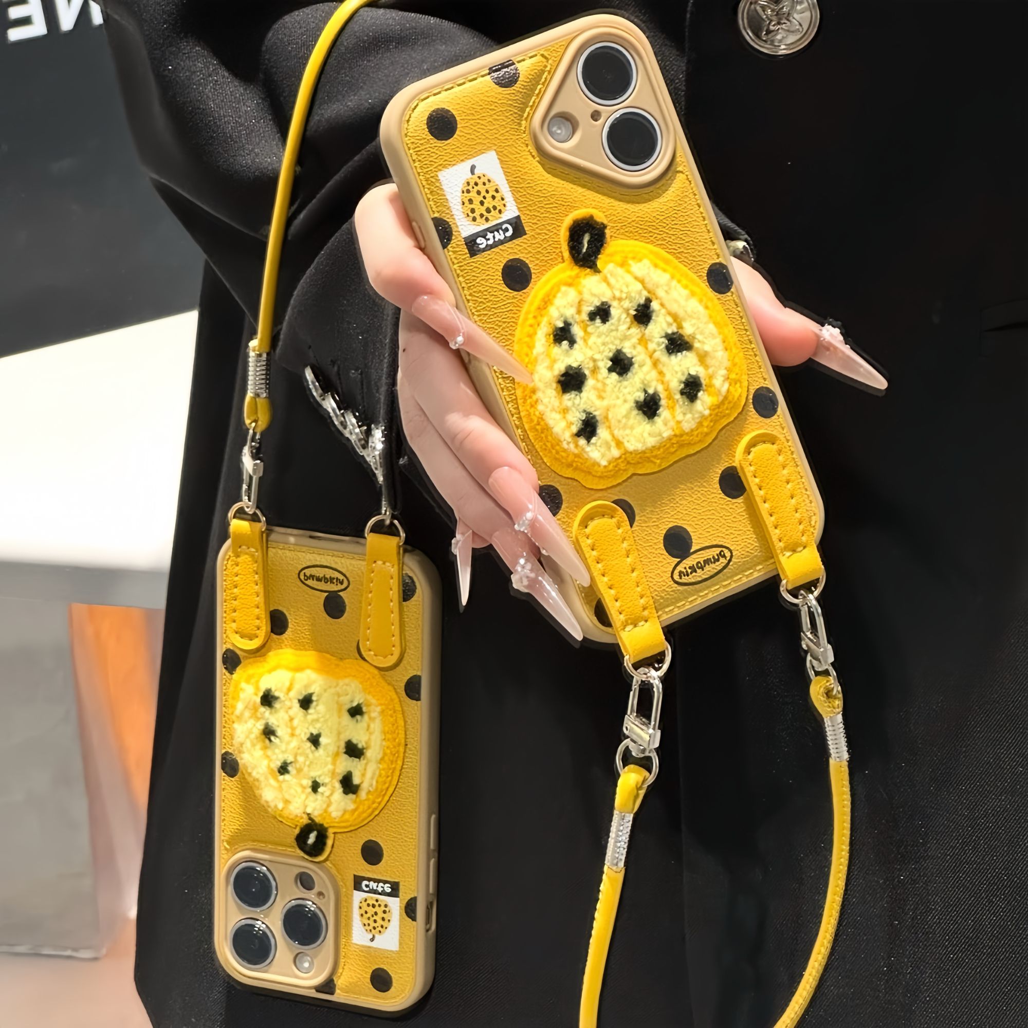 弥生南瓜刺绣贴挂绳适用苹果17手机壳iPhone16华为vivo小米14oppo