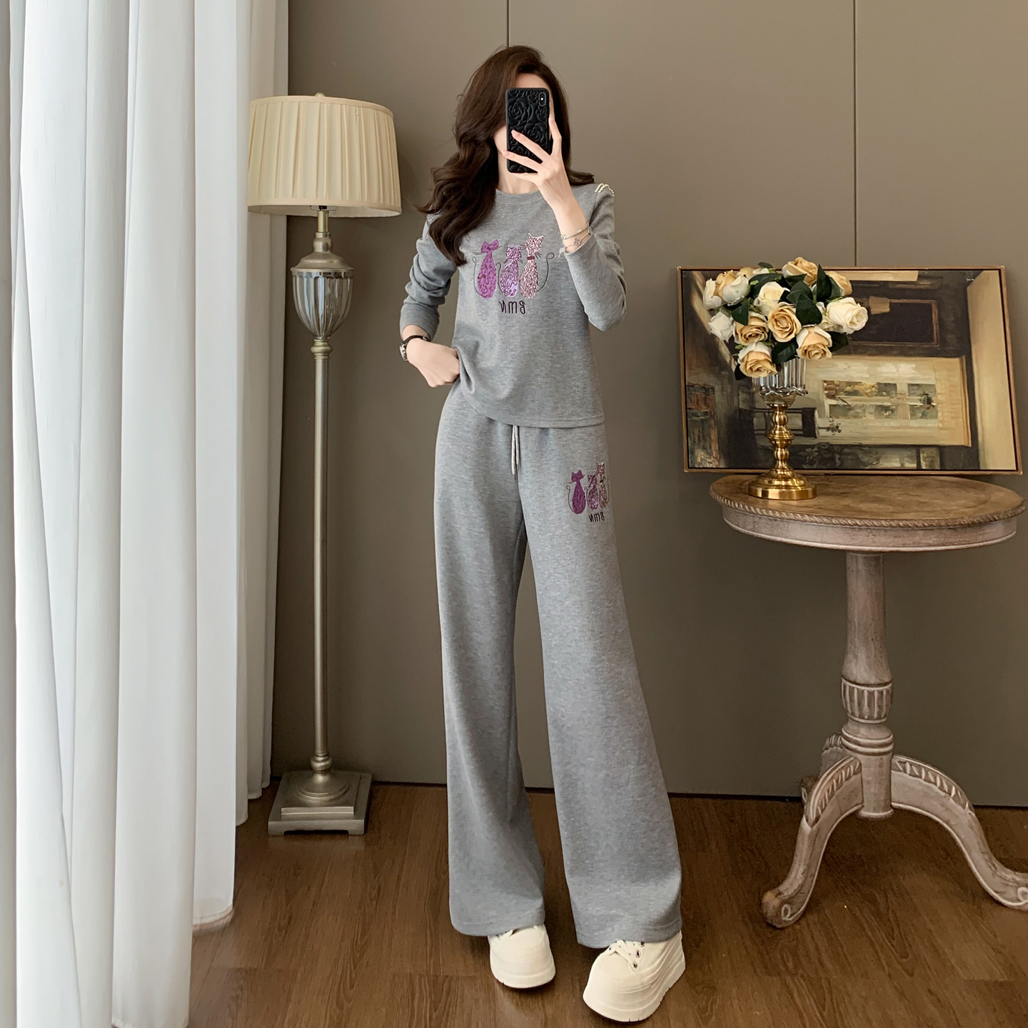 入秋穿搭一整套女装显瘦减龄洋气运动休闲时尚刺绣卫衣裤子两件套