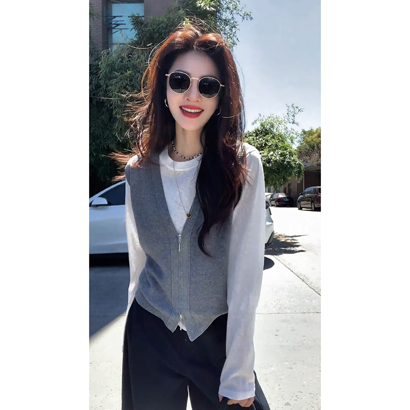 灰色马甲外套叠穿上衣两件套女春秋韩系穿搭2026新款针织背心套装
