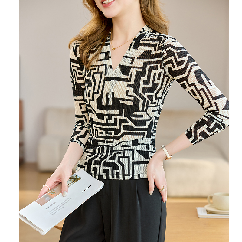 秋装V领印花格子上衣女长袖2025新款春秋修身显瘦时尚洋气韩式T恤