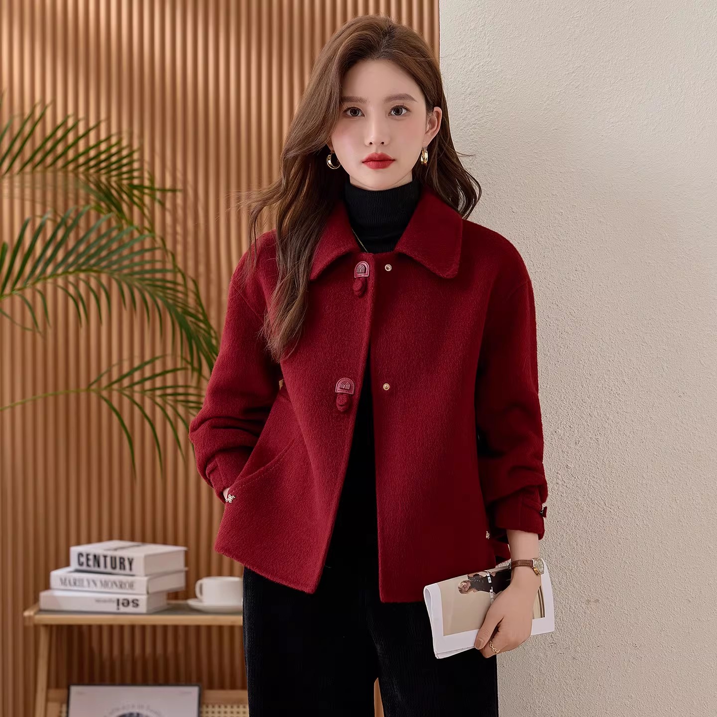 高贵中年女秋冬羊毛双面绒大衣2025新款红色喜庆妈妈短款毛呢外套